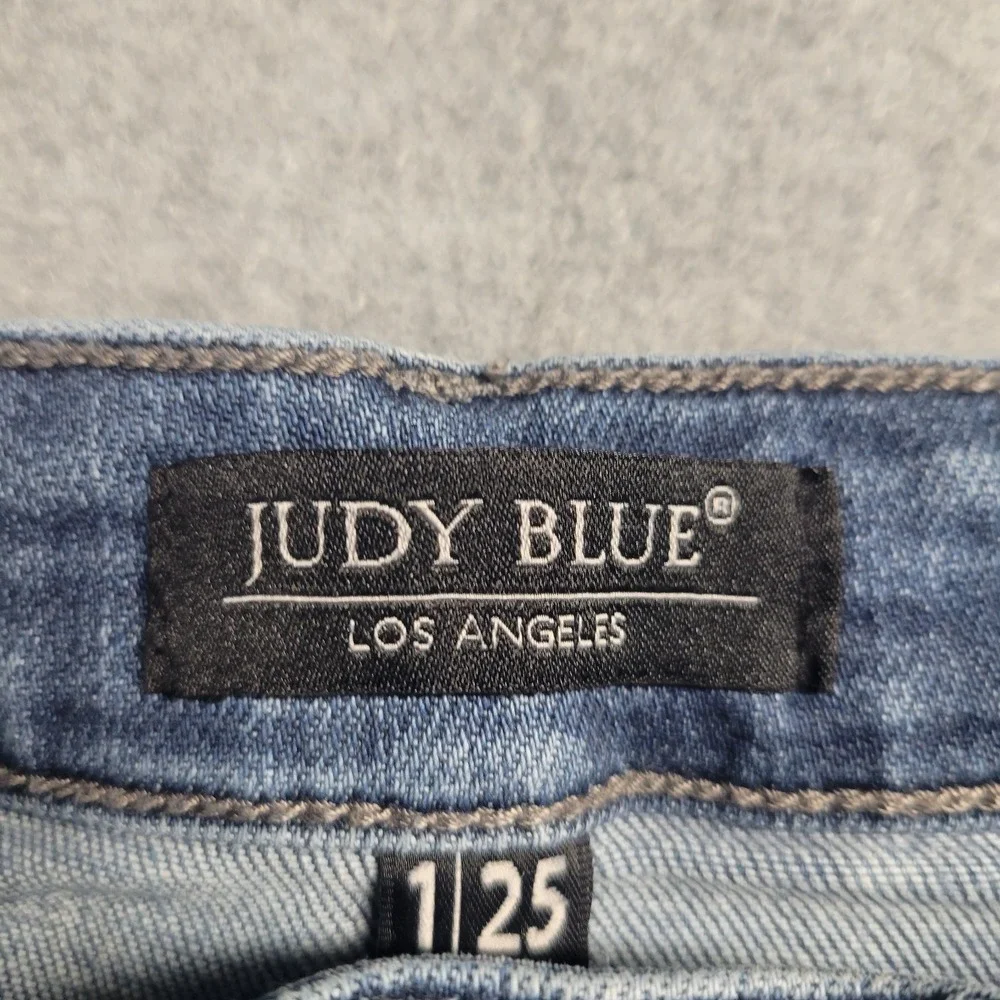 Judy Blue Jeans Womens 1/25 Boyfriend Fit Loose Distressed Trendy Denim - Picture 2 of 13